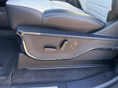 2025 Ford F-150 Lightning Platinum