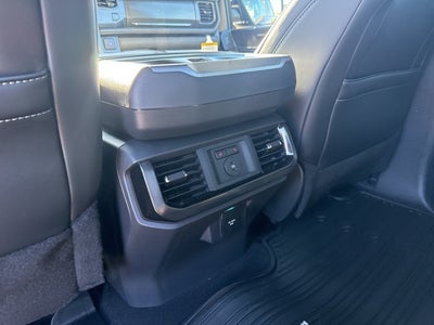 2025 Ford F-150 Lightning Platinum