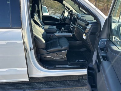 2025 Ford F-150 Platinum