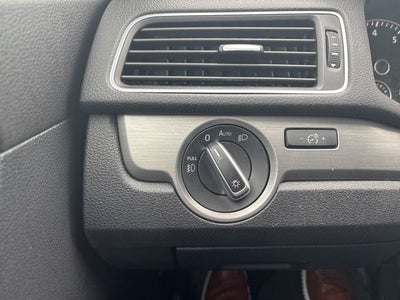 2015 Volkswagen Passat 1.8T SE w/Sunroof/Nav