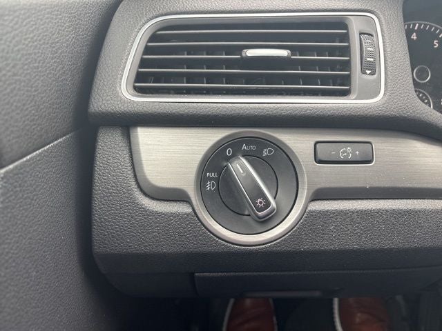 2015 Volkswagen Passat 1.8T SE w/Sunroof/Nav