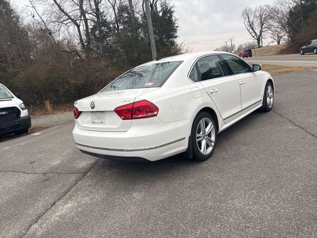 2015 Volkswagen Passat 1.8T SE w/Sunroof/Nav