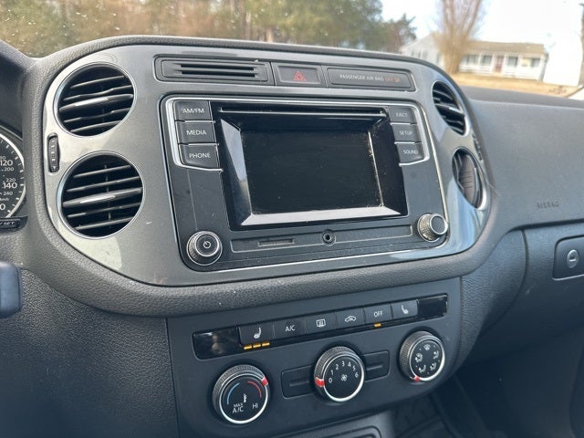 2016 Volkswagen Tiguan Base