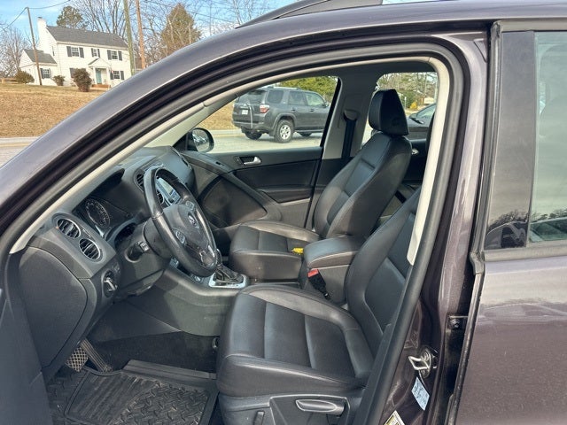 2016 Volkswagen Tiguan Base